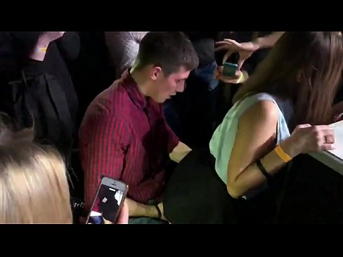 ❤️ Echter Sex in einem russischen Nachtclub. 18-jährige russische Mädchen in den Anus und Vagina gefickt in einem Nachtclub ❤️ Quality porn bei de.yinshuabang.top ❌️